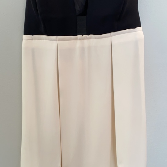 A.L.C. 2013 Black & White Deep Neck Open Back Short Dress Women's Medium - Picture 4 of 12